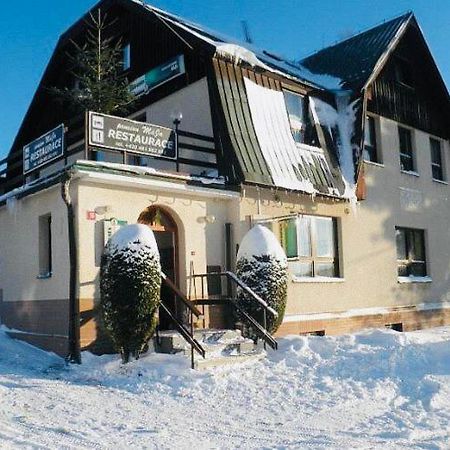 Restaurace A Penzion Maja Benecko Eksteriør bilde