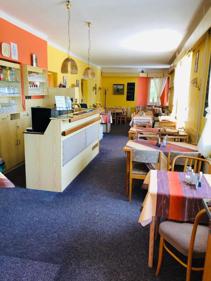 Restaurace A Penzion Maja Benecko Eksteriør bilde
